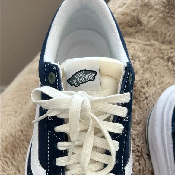 Vans Navy and White Women’s Sneakers - Picture 2 of 4